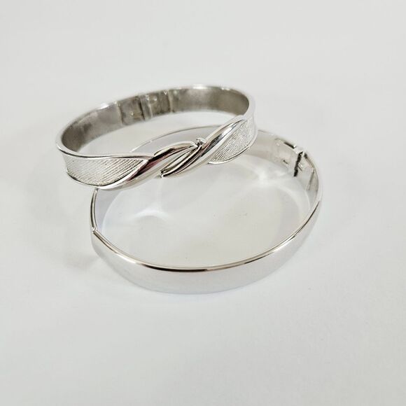 Vintage Monet Signed Set of 2 Silver Tone Hinged Clamper Style Bangle Bracelets - Picture 1 of 7